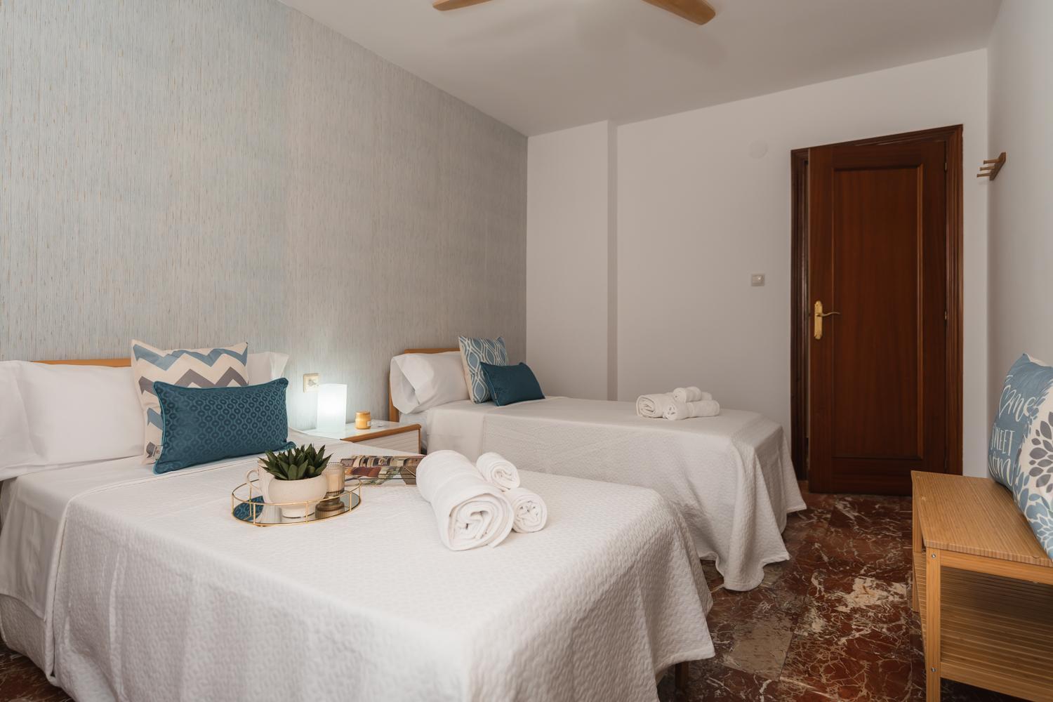 Avenida Del Sur Con Parking Apartment